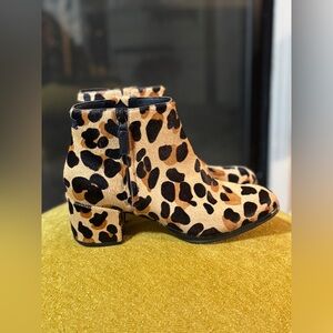 Cole Haan Leopard Print Calf Hair Ankle Boots – Size 7.5B – Leopard